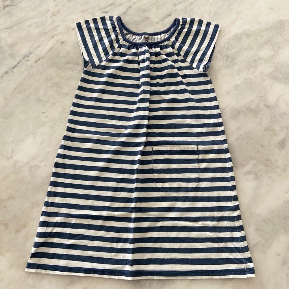Tea size 8 color navy blue and white